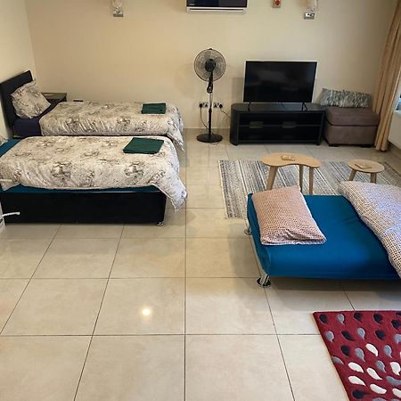 Studio Flat Gants Hill With Free Parking Redbridge Extérieur photo