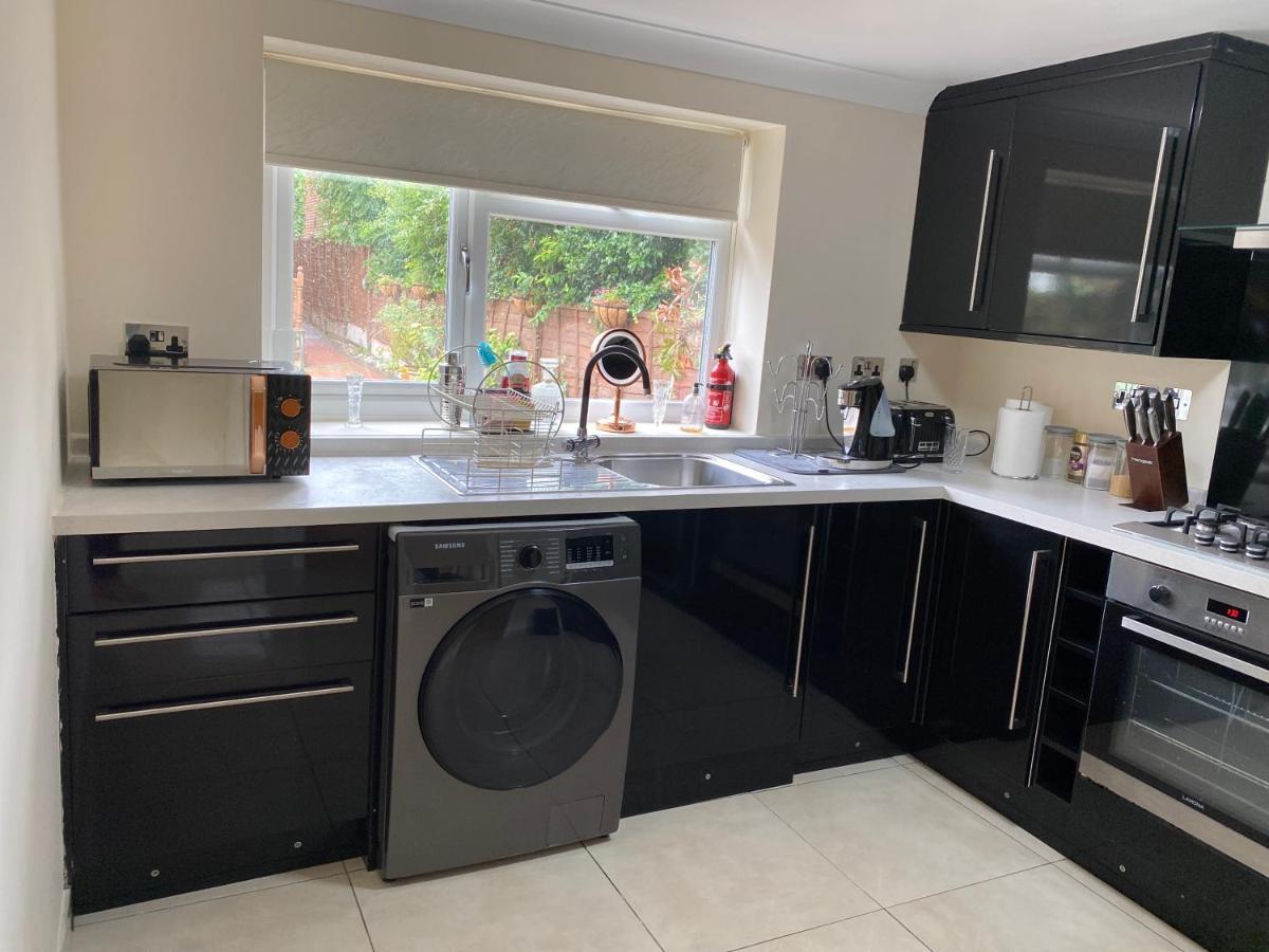Studio Flat Gants Hill With Free Parking Redbridge Extérieur photo